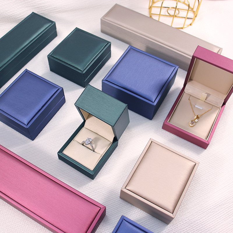 厚边PU皮首饰盒真丝布内里加厚珠宝包装盒饰品盒子戒指盒项链盒厂