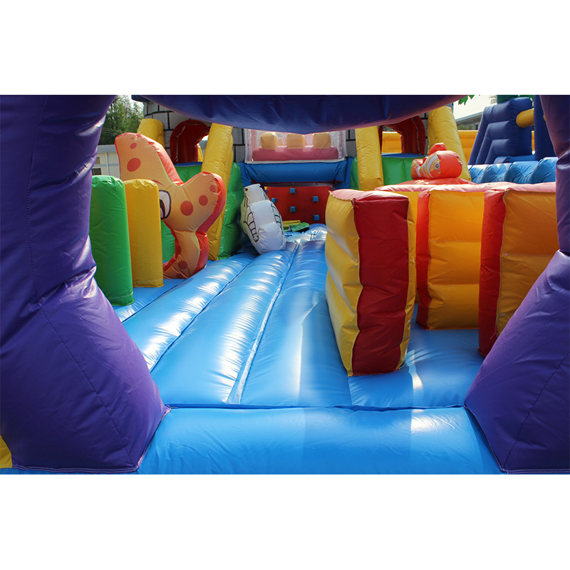 Instalaciones de la diversión del castillo inflable de la diversión del castillo de los niños Parque de atracciones travieso inflable grande al aire libre del Castillo