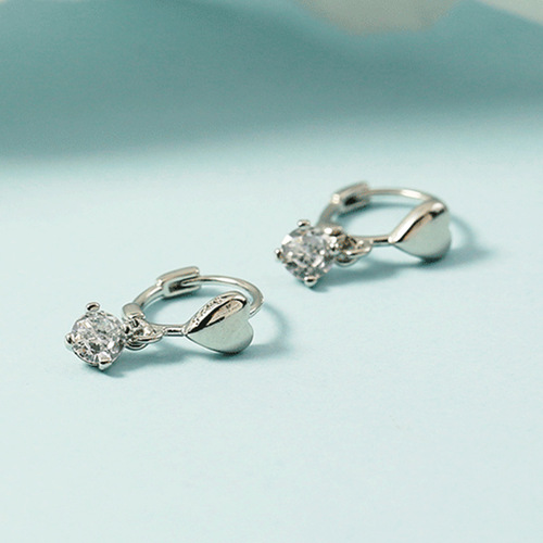 Sweet short love earrings for women, fashionable single diamond, fashionable ear cuff, exquisite and compact, no need to take off earrings for sleeping