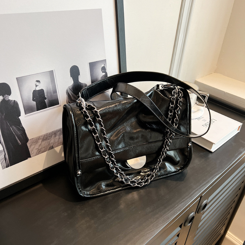 2023 Nieuwe Oil Wax Leather Koreaanse Serie INS Kettinghouder Extra Grote Capaciteit Schouder Crossbody Tas Mode_voghion.com