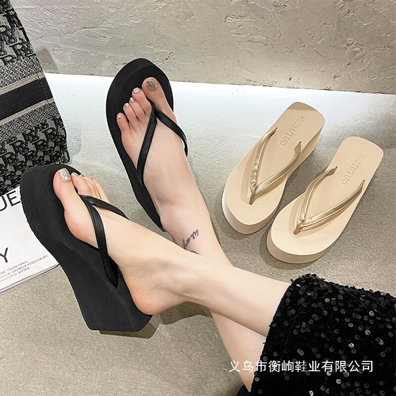 Thick-Soled Flip-Flops for Women's Summer Outer Wear 2025 New Platform Wedge Heels Flip-Flops with High Heels Seaside Beach Sandals