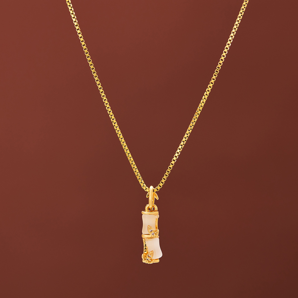 Collar de bambú Wenjian 2021 nueva cadena de clavícula para mujer diseño de nicho de lujo ligero colgante de oro rosa de alta calidad