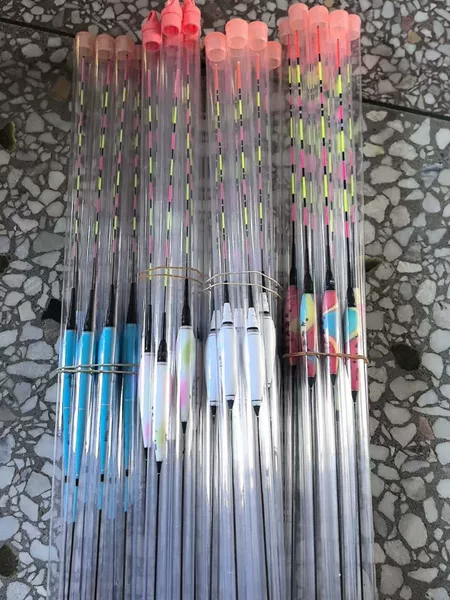 Manufacturer's Electronic Fishing Float That Changes Color When a Fish Bites, Suitable for Day and Night Use, for Carp and Crucian Carp, with Float Tube, Without Battery, Fishing Float, Luminous Float