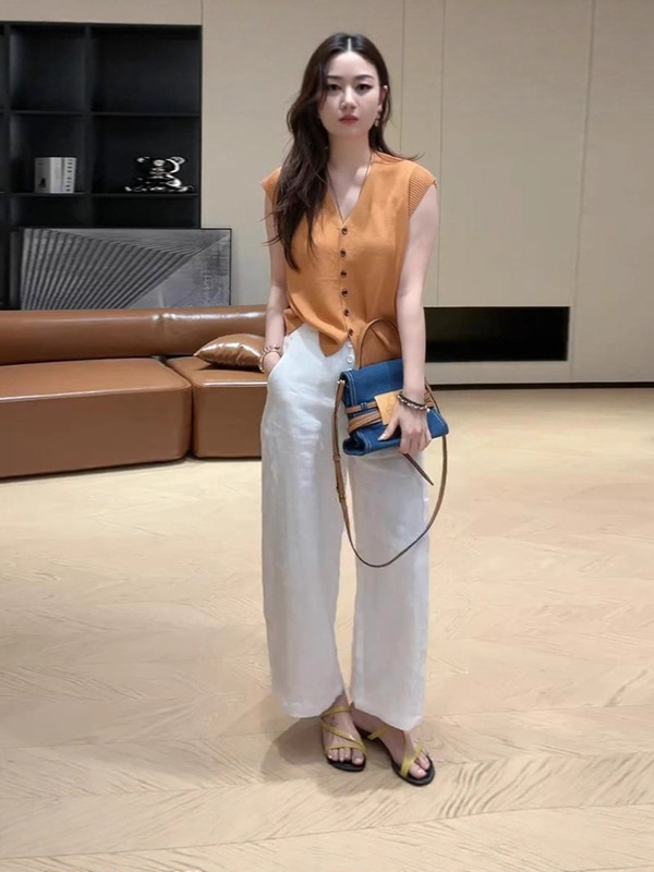 简约纯色单排扣V领针织衫短袖女2025新款夏季气质百搭设计感上衣|undefined