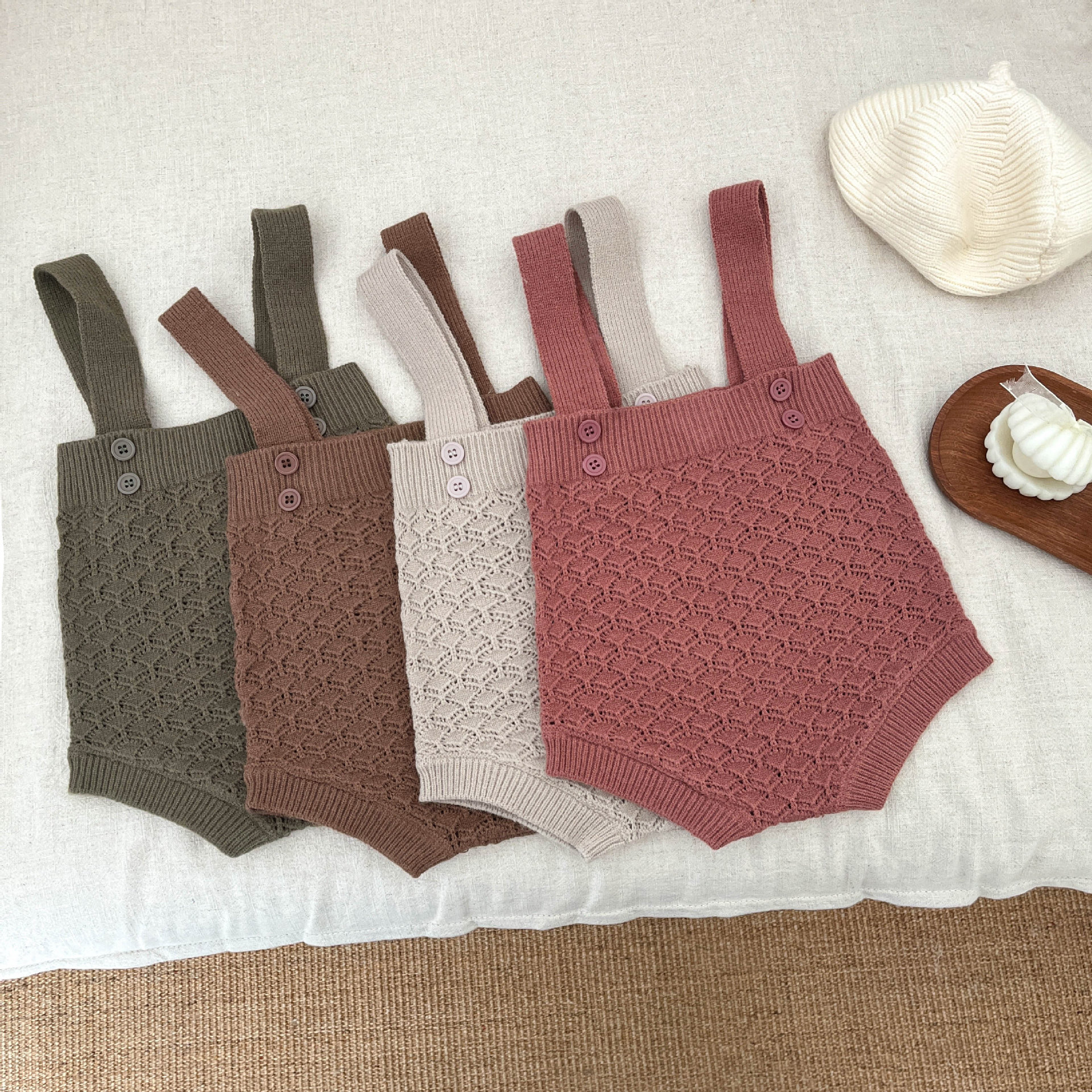 Primavera y verano para bebés nuevos pantalones de correa de aire extranjero pequeños meses de edad bebé jersey de punto coreano ropa de niñas