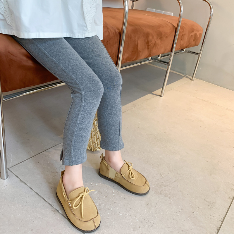 Leggings con abertura para niñas, ropa infantil, primavera y otoño 2025, pantalones elásticos versátiles, pantalones ajustados de algodón, pantalones para usar como prenda exterior.