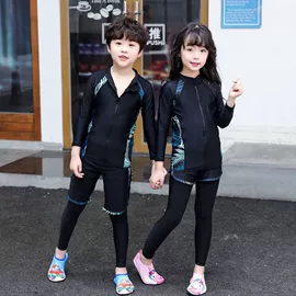 比基尼;连体泳衣;潜水服