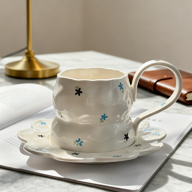Transfronterizos mano mano pintada golondrina taza de cerámica retró nicho taza de café de desayuno conjunto de plato de taza de té