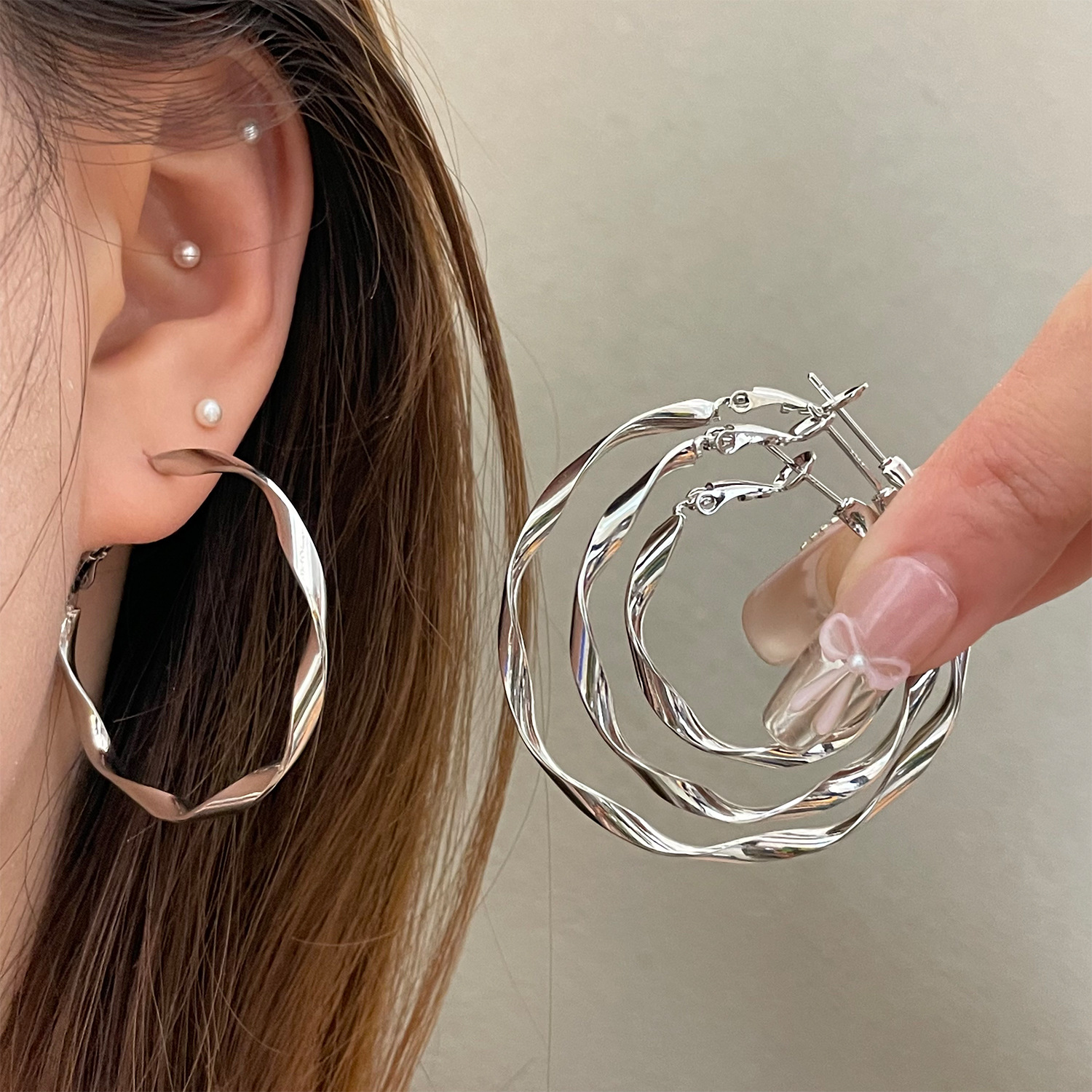 Pendientes de aro grandes de estilo europeo y americano de Mobius con un sencillo diseño en espiral, pendientes de alta gama para mujer._voghion.com