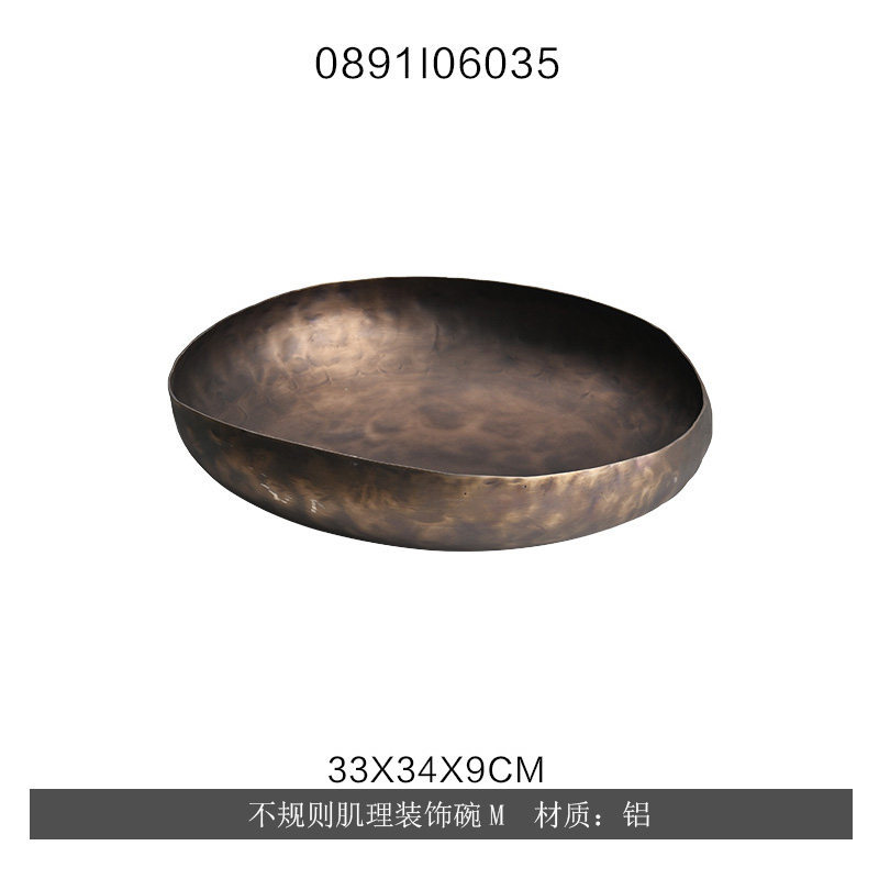 India importa estilo europeo retro para hacer cuencos decorativos antiguos e irregulares sala modelo Sala de estar decorada con bandeja de metal y platos de frutas