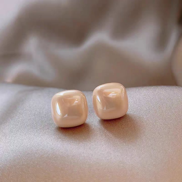 Champagne square high-gloss pearl earrings 12mm