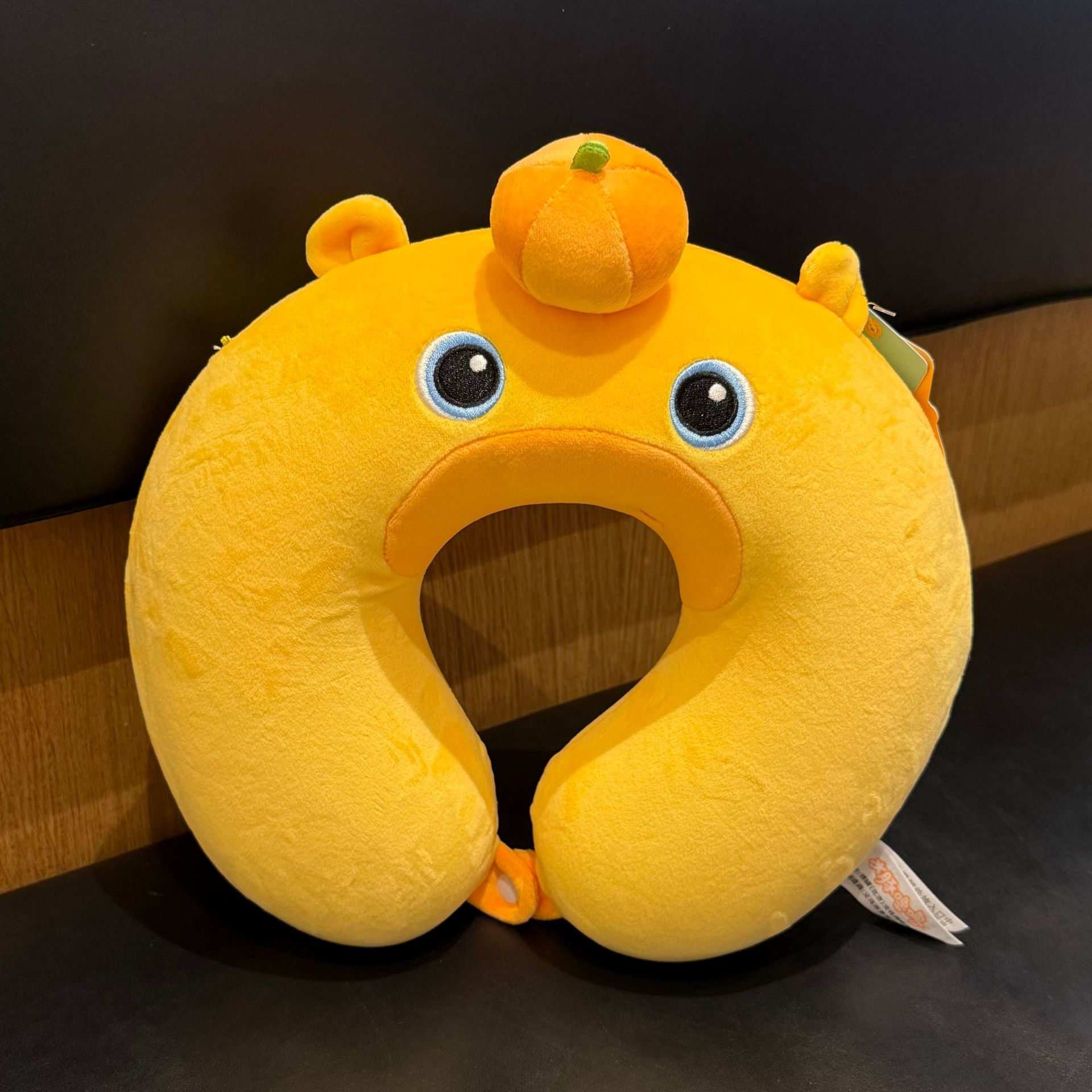 Lulu u-shaped pillow