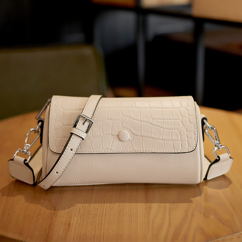 Wide strap, single shoulder small organ underarm women's cowhide, pillow bag, trendy and trendy, new style_voghion.com