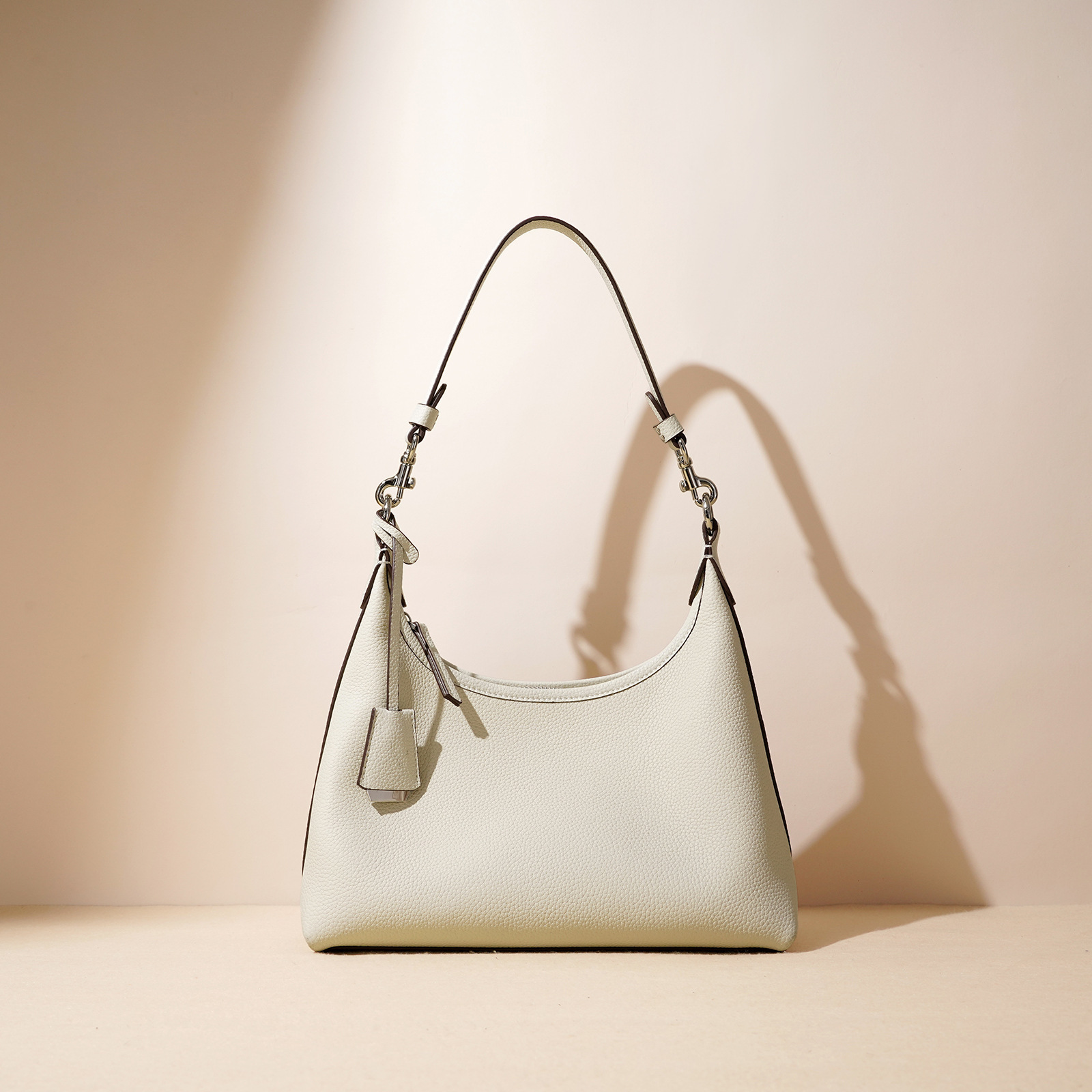 2025 New Spring/Summer Niche Design Top Grain Cowhide Single Shoulder Fashion High-End Minimalist Crossbody Bag For Women - Thumbnail 3