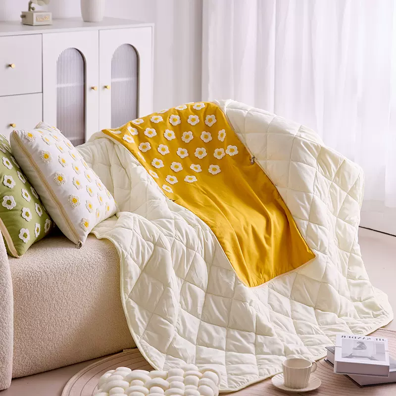 毛巾绣抱枕被子两用二合一加绒加厚床头汽车办公午睡折叠靠垫枕背