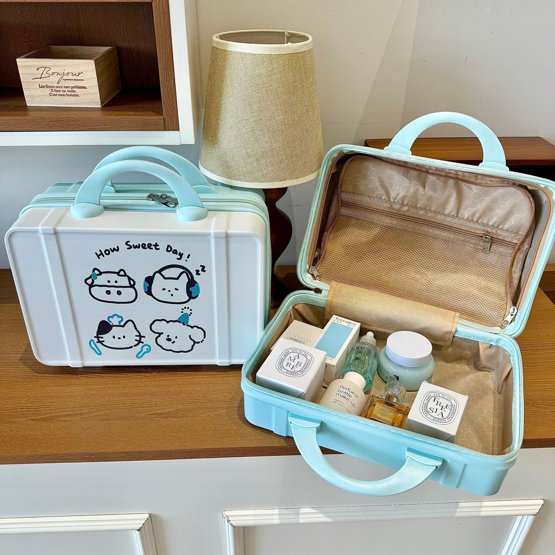 2025 nueva bolsa de maquillaje maleta de viaje de alto valor original maleta portátil de maquillaje de mano encantadora