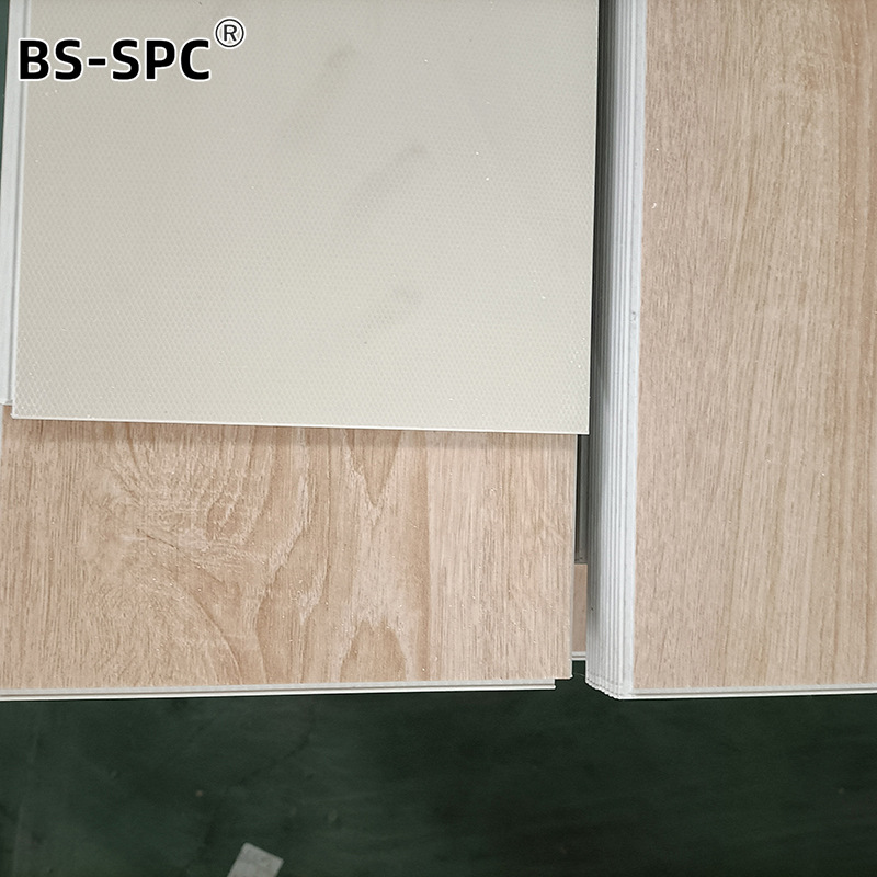 Fabricantes al por mayor 4mm SPC piso de piedra plástica dormitorio sala de estar decoración interior tipo bloqueo piso de piedra cristalina