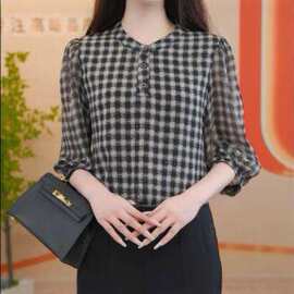 气质格子衬衫女2025新款七分袖宽松显瘦通勤洋气小衫