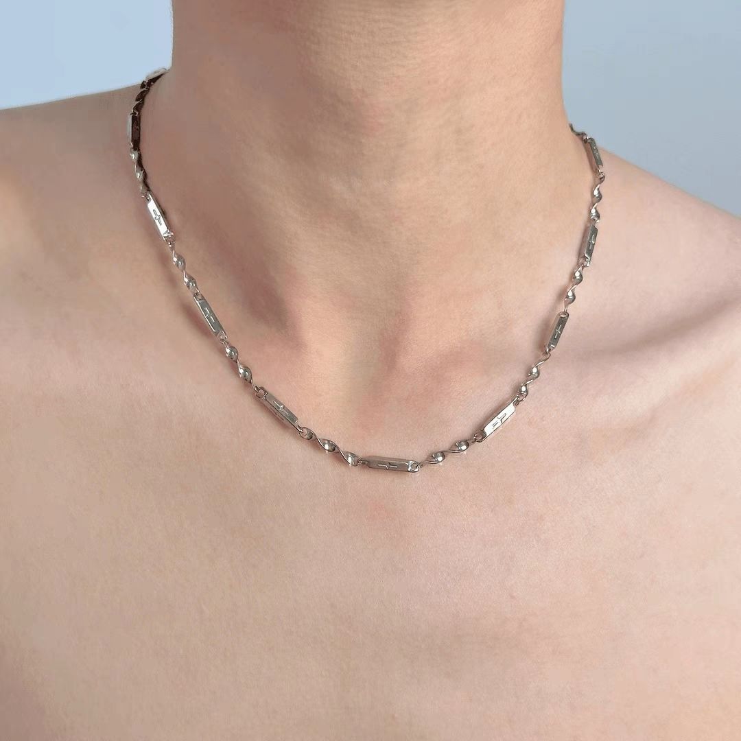 Minimalist Titanium Steel Mobius Strip Necklace For Couple_voghion.com