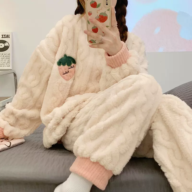 外贸爆款睡衣女圆领长毛绒长袖长裤冬天加绒加厚甜美家居服女套装