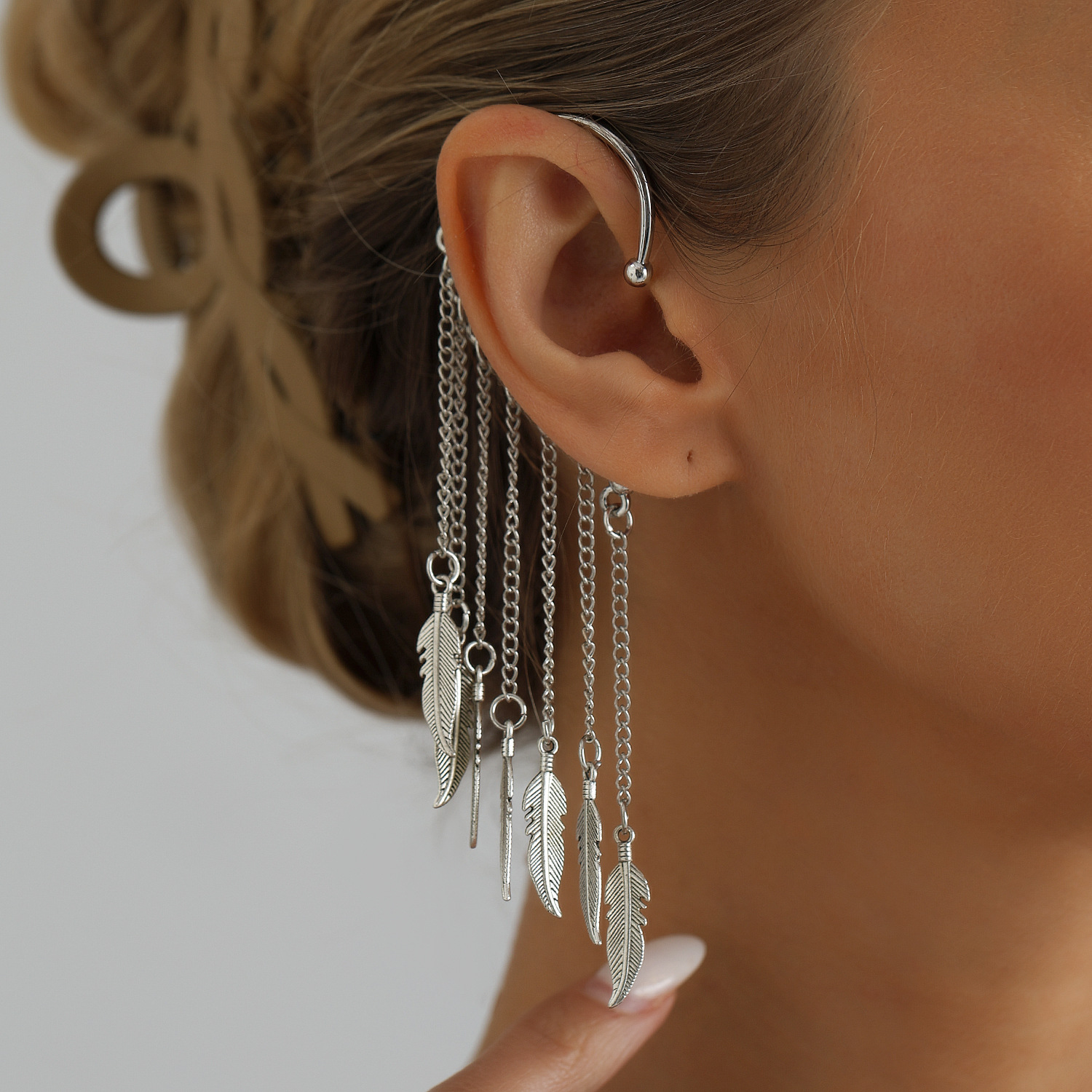 European and American Cross-Border Jewelry, Metal Leaf Multi-Layer Tassel Ear Cuffs, Non-Pierced, Wearable, Vintage Style, Versatile Commuter Earrings