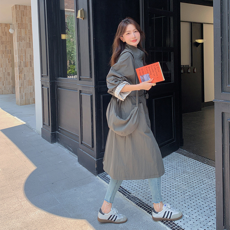 英伦风长款立领风衣外套女2024秋季新款高级感出行穿搭配同色挎包