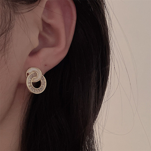 Fashionable and versatile butterfly love tassel shell earrings women's high-end temperament geometric flower earrings wholesale