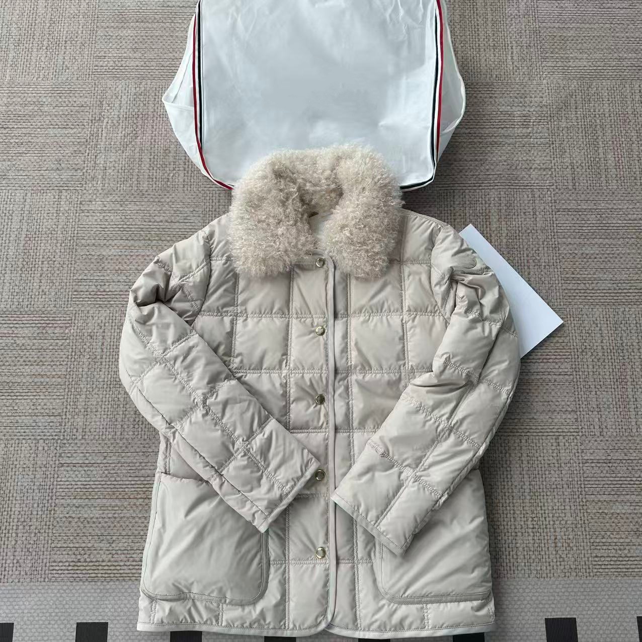 正确版原标现货M家26SS饰标识贴片腰带可拆卸毛领羽绒服夹克外套