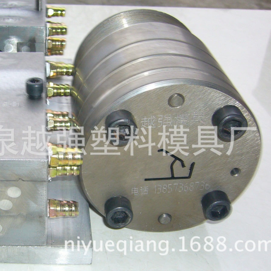 供应PVC软包夹条挤出模具 床头 电视 沙发背景包卡条挤塑模具