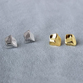 项链;耳钉;耳环