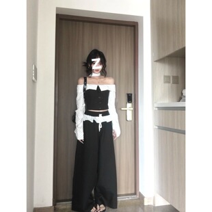 2025�nϵ�������cһ�ּ��L������Ů���＾����e�¶̿��������r��