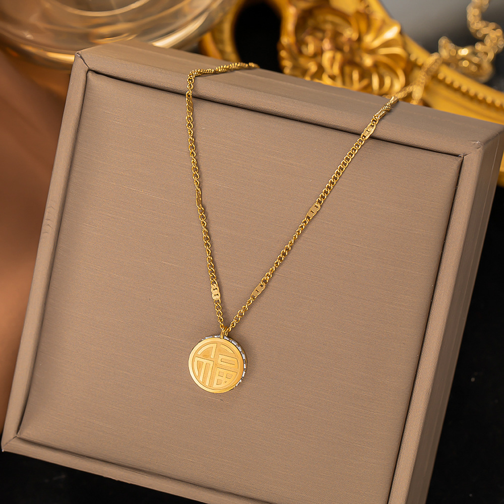 Acero de titanio elegante luz de lujo chapado en oro exquisito collar sin desvanecimiento de las mujeres del todo-fósforo de moda Red Cadena de clavícula de moda fábrica