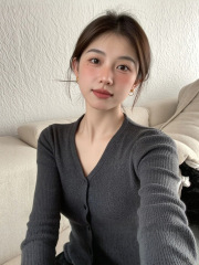 深灰色v领修身针织开衫小外搭女2025新款韩系氛围感早秋穿搭上衣