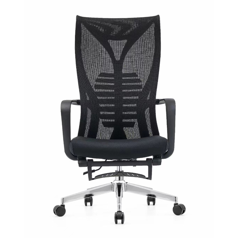 전기도금된 철제 다리가 있는 검정색 뒷좌석