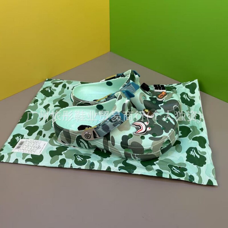 2025 Iron Buckle Ape Head Card Home Croc Shoes Black Casual Trendy Couple Slippers Croc Shoes Monkey Anti-Slip Batch