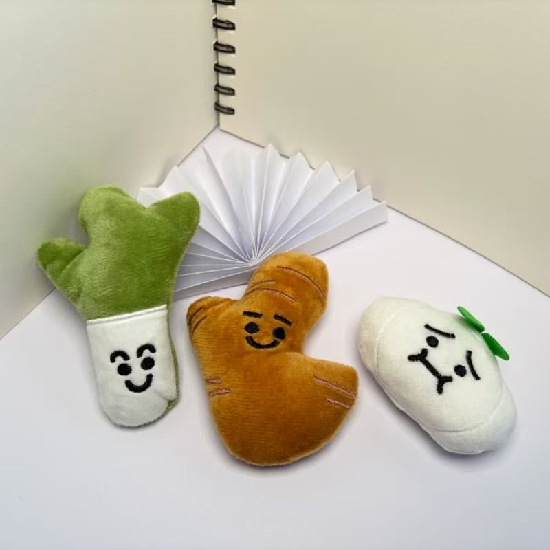 可爱搞怪表情包毛绒公仔挂件 创意书包挂饰钥匙扣 办公室桌面摆件