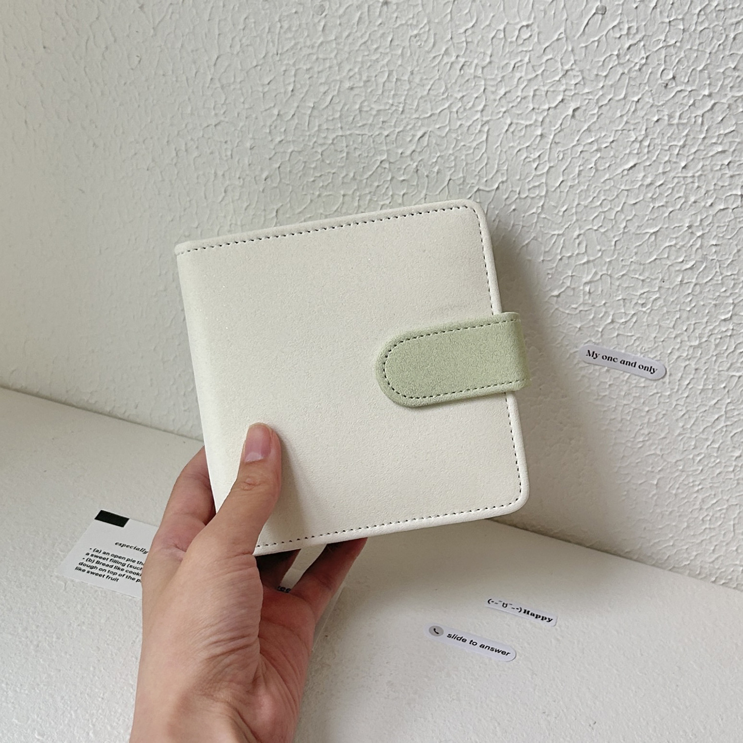 Álbum de hojas sueltas con diseño de estrellas y colores combinados, 3 anillas – para coleccionar tarjetas de idols.