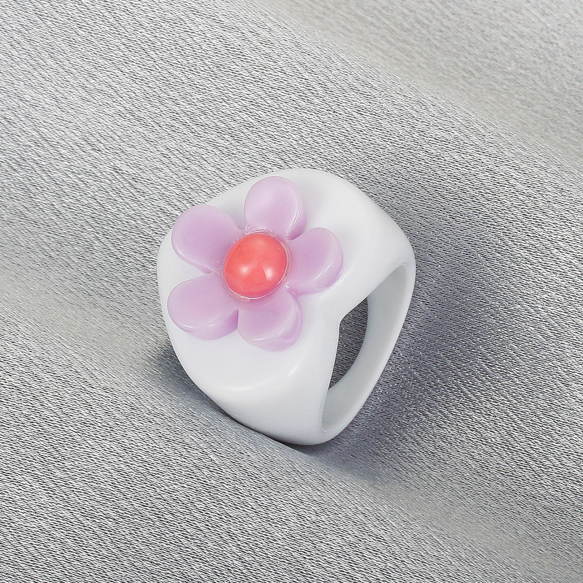 New Acrylic Geometric Flower Resin Ring Wholesale Nihaojewelry display picture 9