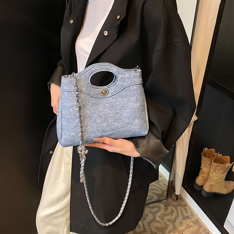 Versión coreana del bolso de estilo pequeño y fragante 2025 verano nuevo bolso femenino bolso de hombro con bordado de rombo bolso de mensajero de cadena retro