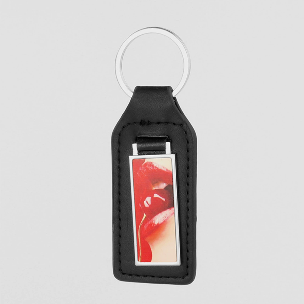 Creative metal keychain, simple and elegant design, wholesale