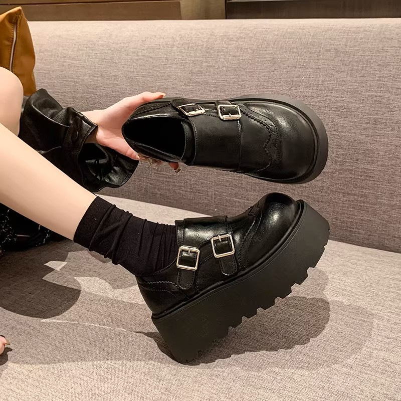 Pequeño aumento de altura zapatos Lefour mujeres 2026 primavera nuevo estilo británico marrón retro versátil zapatos de cuero pequeño bloque