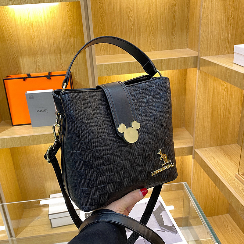 2023 spring new live broadcast good style trendy fashion high-end niche bucket one-shoulder cross-body handbag women's bag_voghion.com