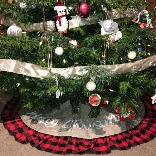 New Christmas Decorations - Christmas Tree Skirt with Pleated Edge, Red and Black Checkered Fabric Christmas Tree Skirt