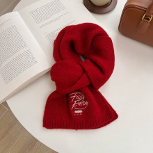 新款围巾女美拉德风秋冬季韩版刺绣时尚围巾保暖学生围脖厂家批发