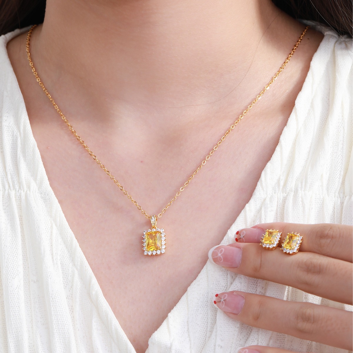 Xuping Jewelry Color Treasure Series Pendientes cuadrados geométricos con incrustaciones de cobre con circón Colgante elegante conjunto de gemas retro