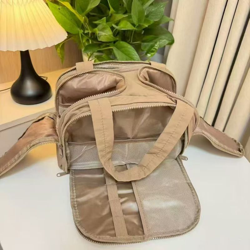 防水でおしゃれでシンプルな化粧品収納バッグ、携帯用、仕切り付き、旅行用洗面用具・化粧品バッグ、大容量|undefined