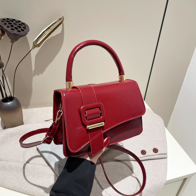 Bolsa cuadrada de moda de estilo de invierno 2024, nueva personalidad extranjera, bolso de hombro coreano.