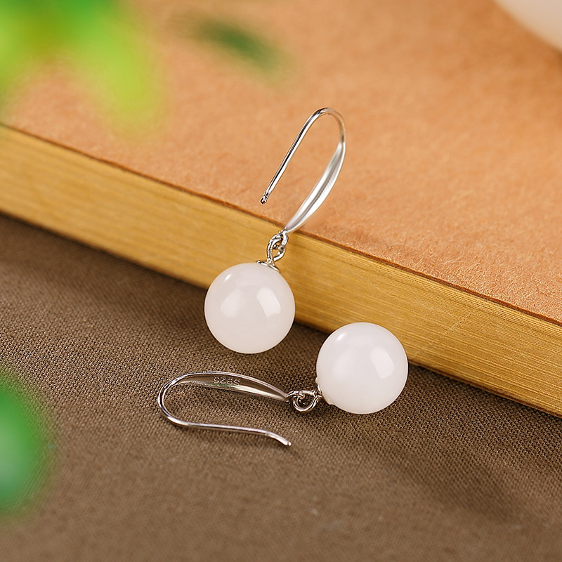 Bông tai bạc S925 hạt tròn đính ngọc trắng Hetian thiết kế đơn giản thời trang — Một cặp