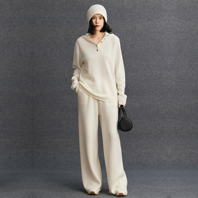 Set of Cashmere Hoodies for Women, Warm Casual Versatile Cashmere Pants, Lazy Style Wide-Leg Pants, Autumn and Winter New Two-Piece Set Set of Cashmere Hoodies for Women, Warm Casual Versatile Cashmere Pants, Lazy Style Wide-Leg Pants, Autumn and Winter New Two-Piece Set