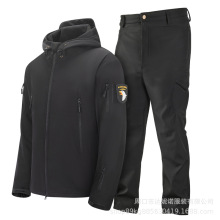 厂供现货跨境鲨鱼皮软壳保暖防风男户外透气外套冲锋衣套装